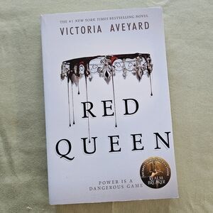 Red Queen by Victoria Aveyard Paperback‎ Book 1 of Young Adult Fantasy Series